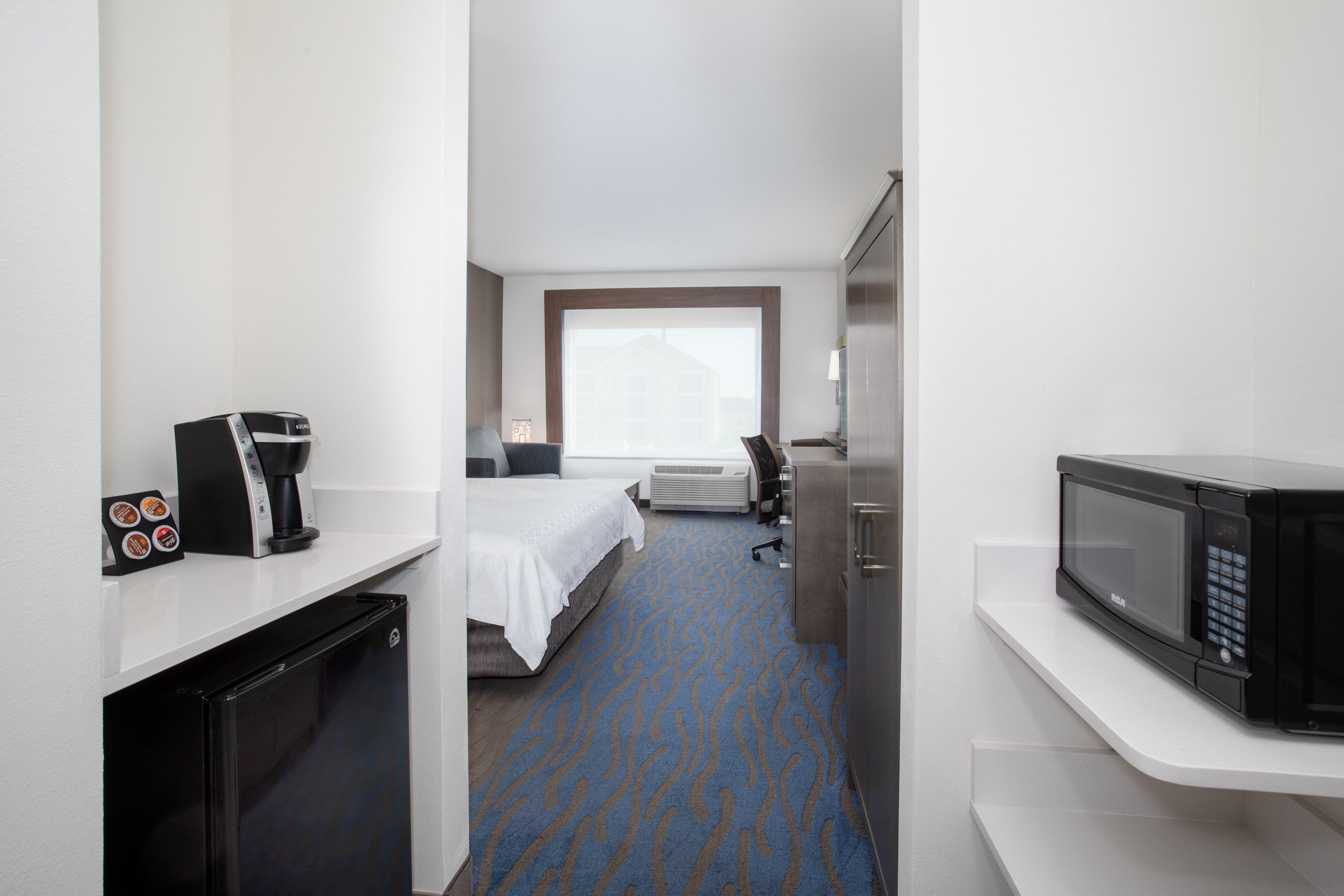 Holiday Inn Express & Suites Great Bend By Ihg Exterior foto